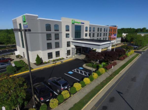 Отель Holiday Inn Express Quantico - Stafford, an IHG Hotel  Стаффорд